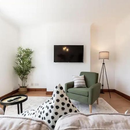 Metropolitan - 2 Bed, Private Parking Apartment, Great Commercial Home From Home Stay! Σαουθάμπτον Εξωτερικό φωτογραφία