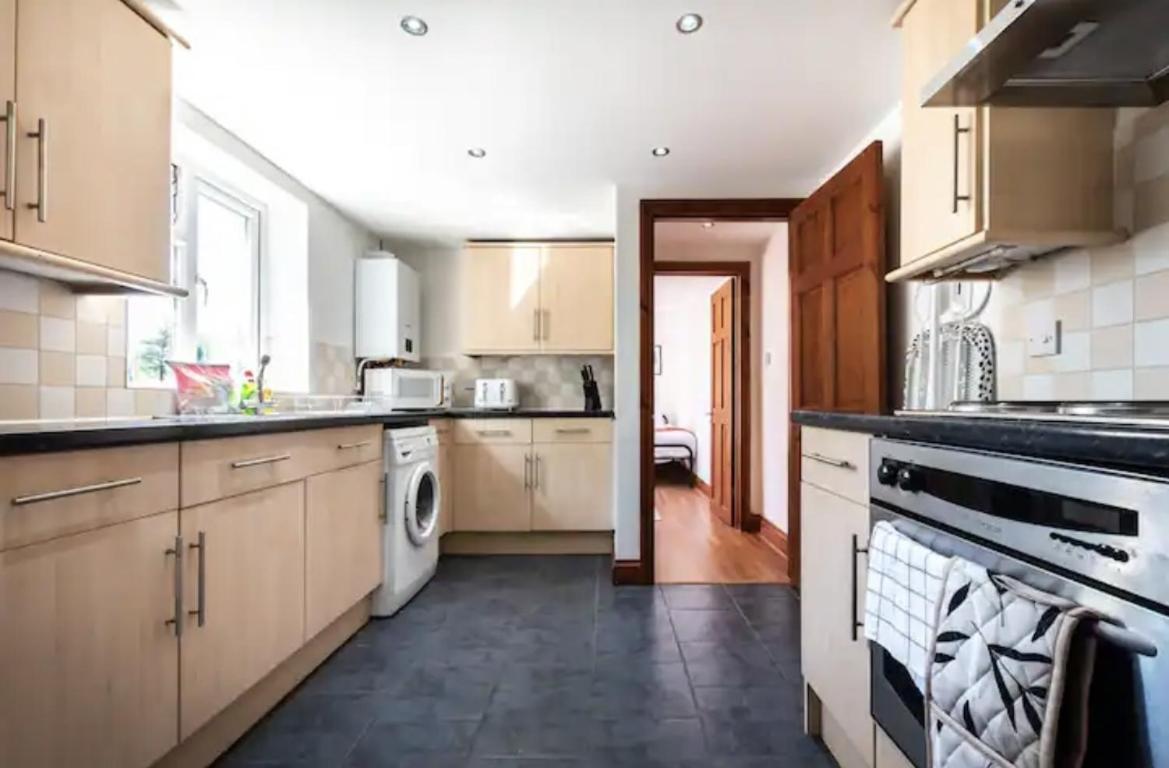 Metropolitan - 2 Bed, Private Parking Apartment, Great Commercial Home From Home Stay! Σαουθάμπτον Εξωτερικό φωτογραφία